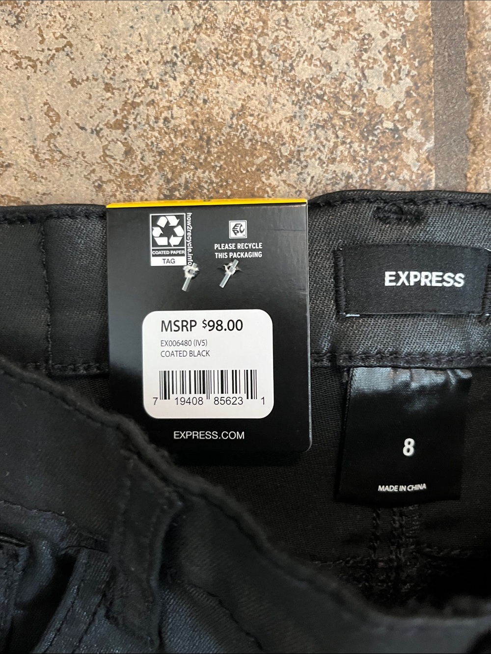 Express Women’s Black Straight-Leg Coated Skinny Jeans Size 8 NWT - Picture 4 of 8